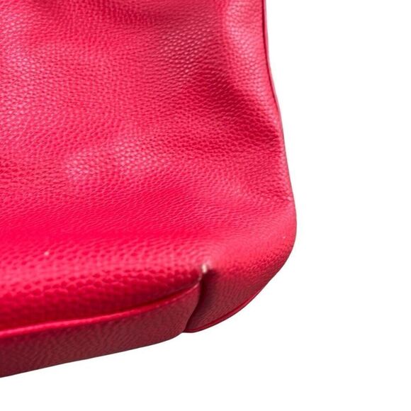 Lexi and Abbie red zip up bag - Picture 3 of 5